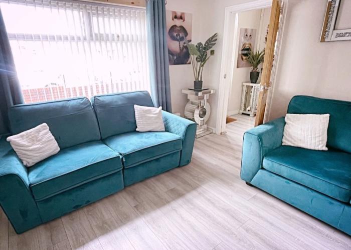 Entire 3-bedroom Home in Oldham - Guest House