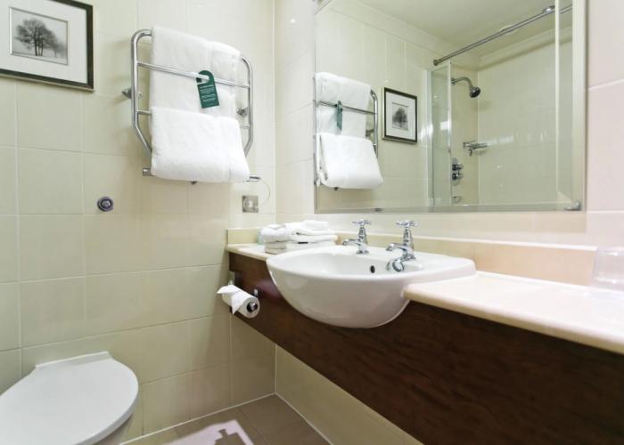 North Lakes Hotel And Spa