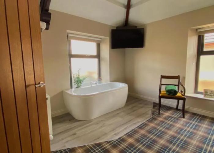 The Lounge Hotel and Bar