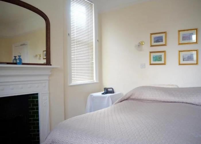 Old Manse Hotel