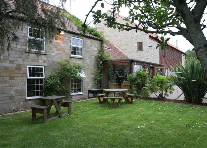 Cottage Lea's Country Hotel & Restaurant
