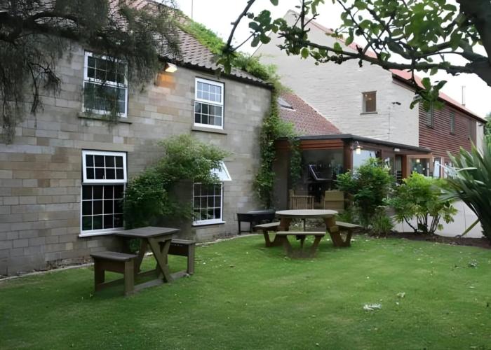 Cottage Lea's Country Hotel & Restaurant