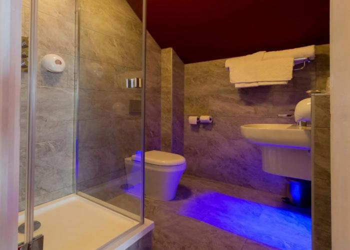Rogerthorpe Manor Hotel
