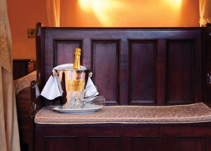 Rogerthorpe Manor Hotel