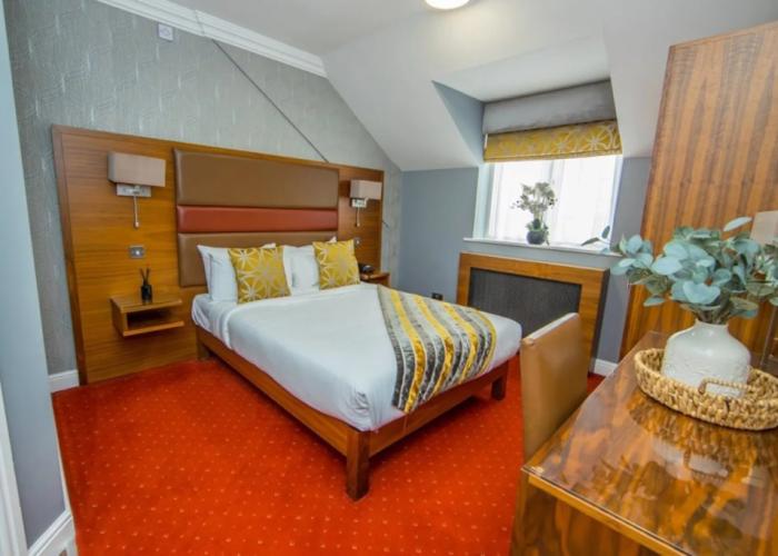 Rogerthorpe Manor Hotel