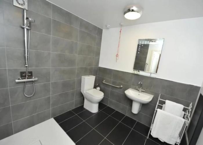 Kings Croft Hotel