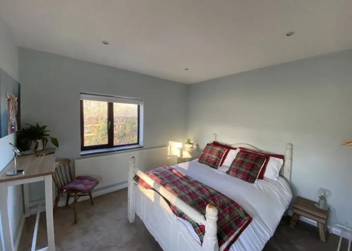 Cosy Stable Conversion Between Sheffield & Leeds