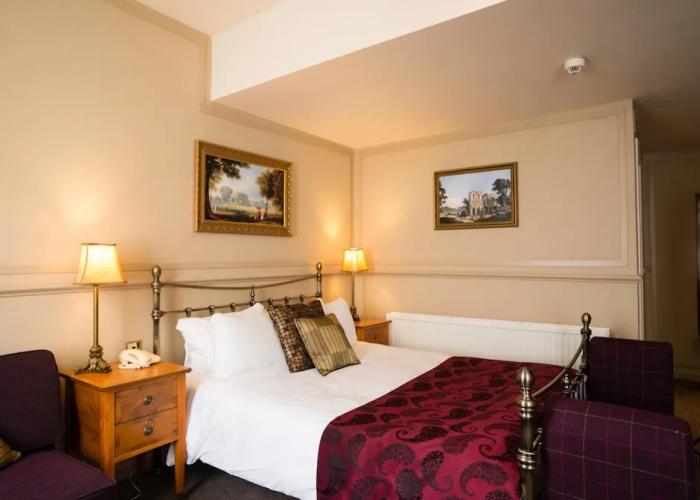 Antelope Hotel by Greene King Inns