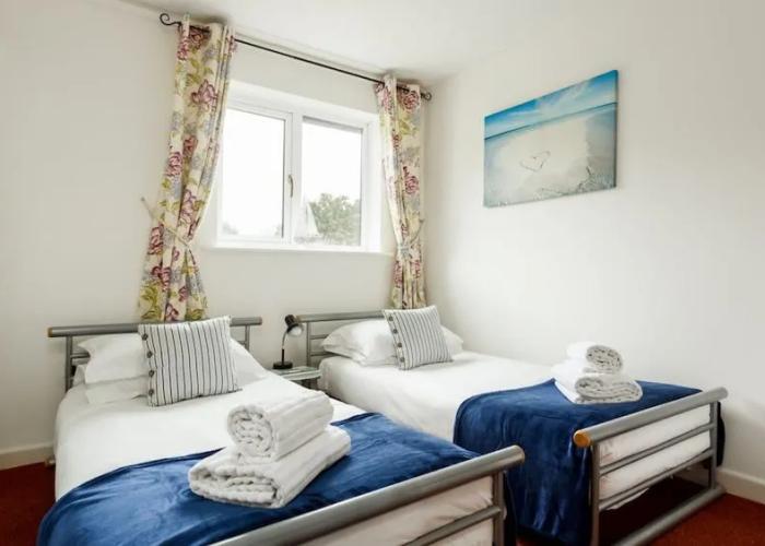 Dolphin Cottage