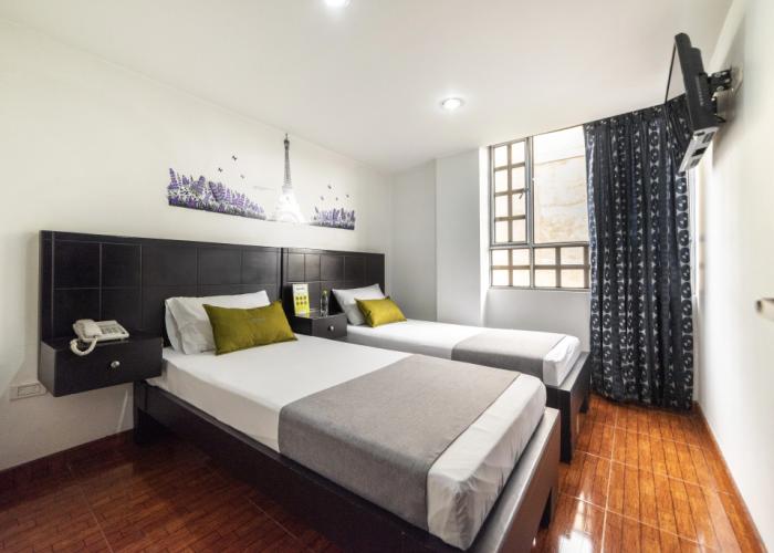 Hotel Dorado 100