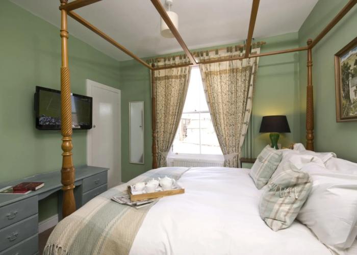 Royal Harbour Hotel
