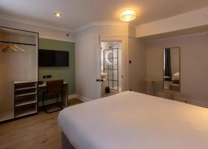 Garner Reading City Centre by IHG