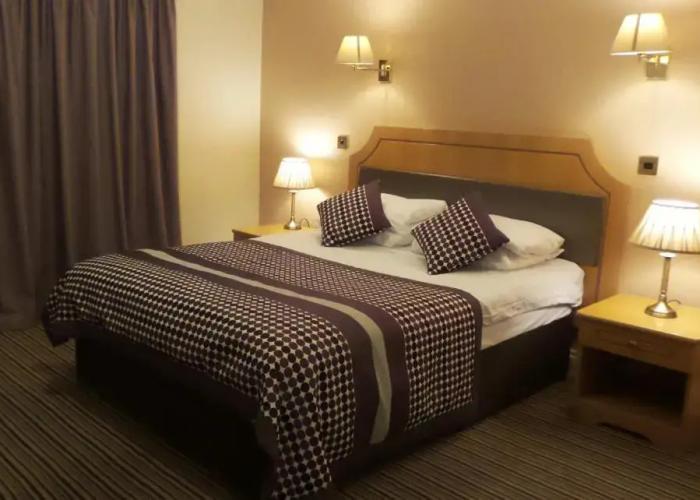 Parkside International Hotel