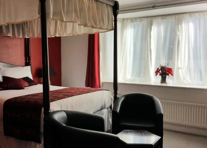 The George Hotel