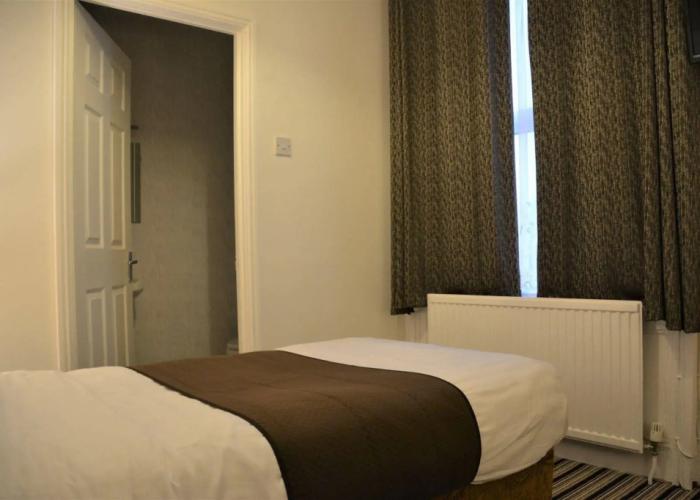 Crown Lodge Guest House