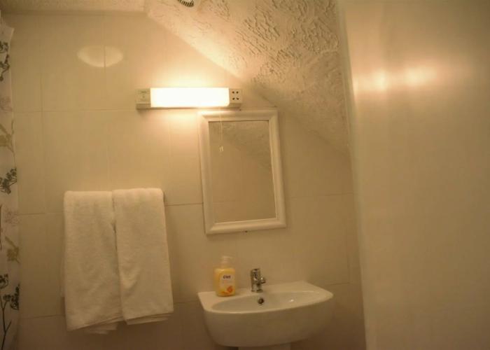 Crown Lodge Guest House