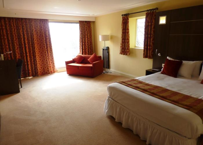 OYO The Bridge House Hotel