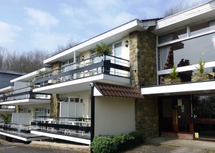 OYO The Bridge House Hotel