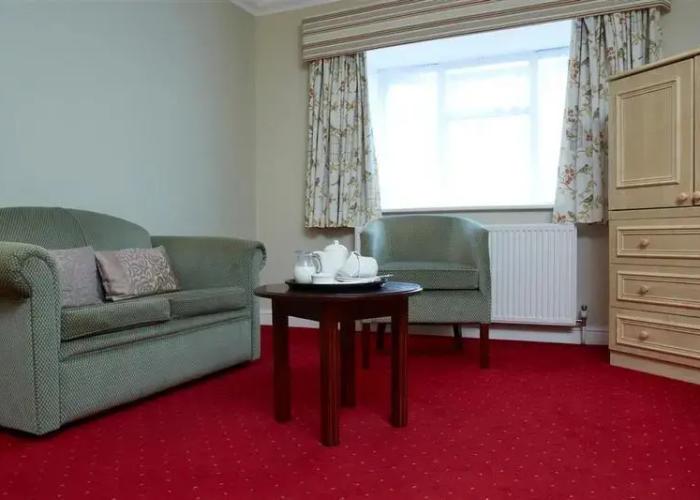 Consort Hotel