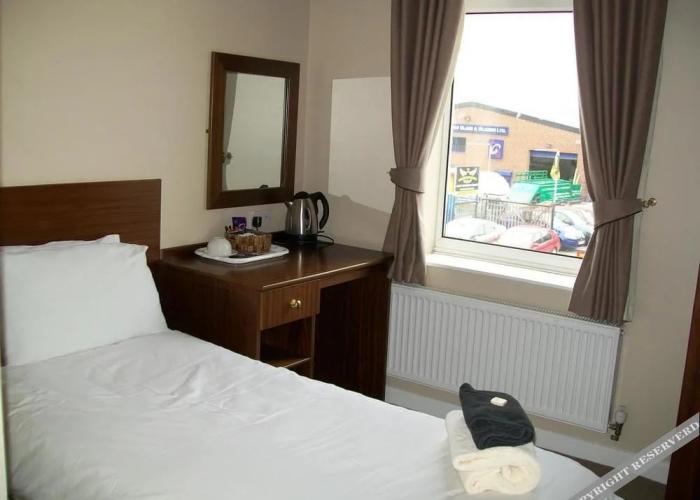 Fitzwilliam Arms Hotel