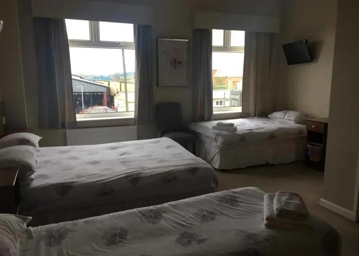 Fitzwilliam Arms Hotel