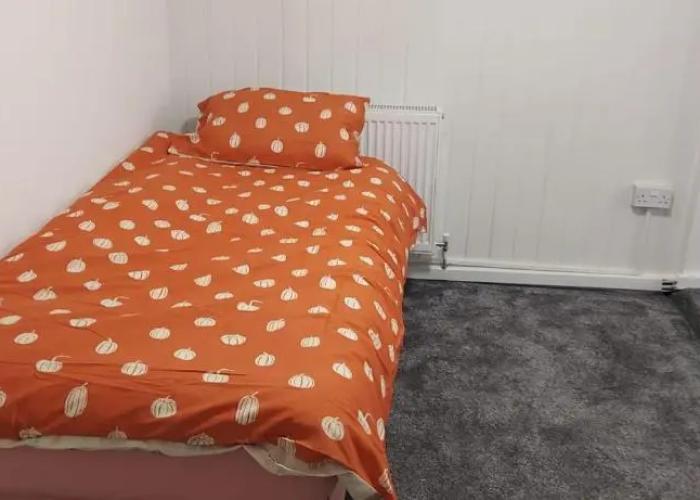 Lovely 3-bed Apartment in Parkgate Rotherham