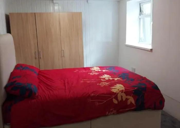 Lovely 3-bed Apartment in Parkgate Rotherham
