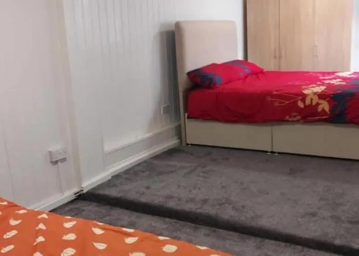 Lovely 3-bed Apartment in Parkgate Rotherham