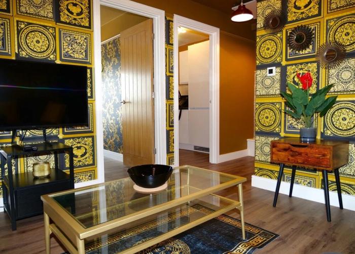 Sexy Luxurious Versace Apartment Near Sheffield
