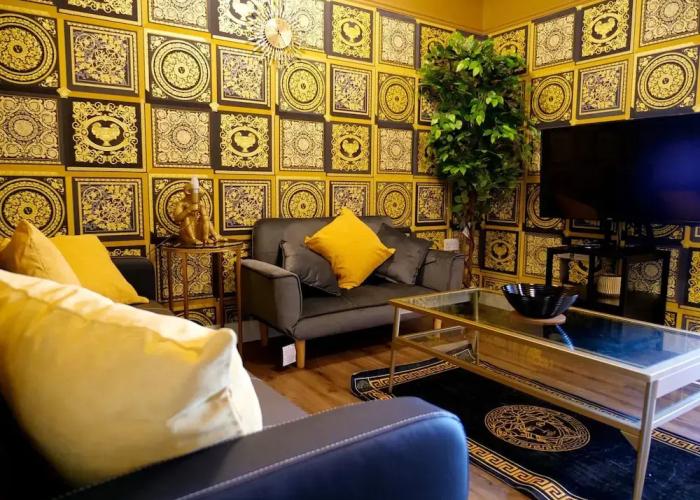 Sexy Luxurious Versace Apartment Near Sheffield