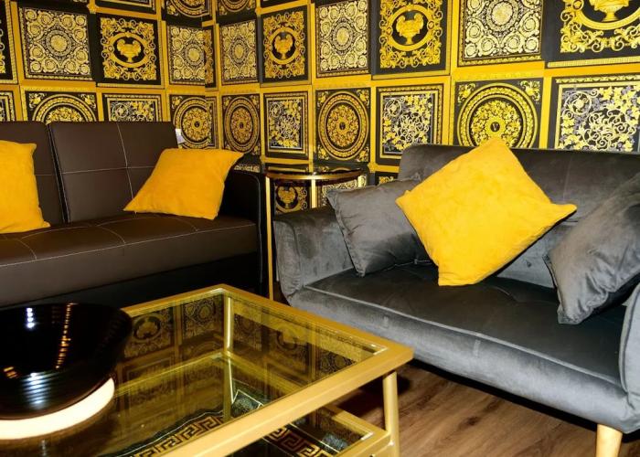 Sexy Luxurious Versace Apartment Near Sheffield