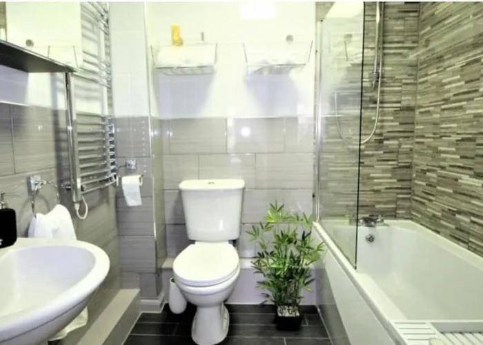 Rugby - Apartment - Sleeps 4 - Parking