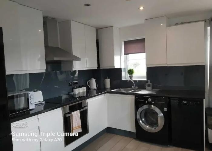 Rugby - Apartment - Sleeps 4 - Parking
