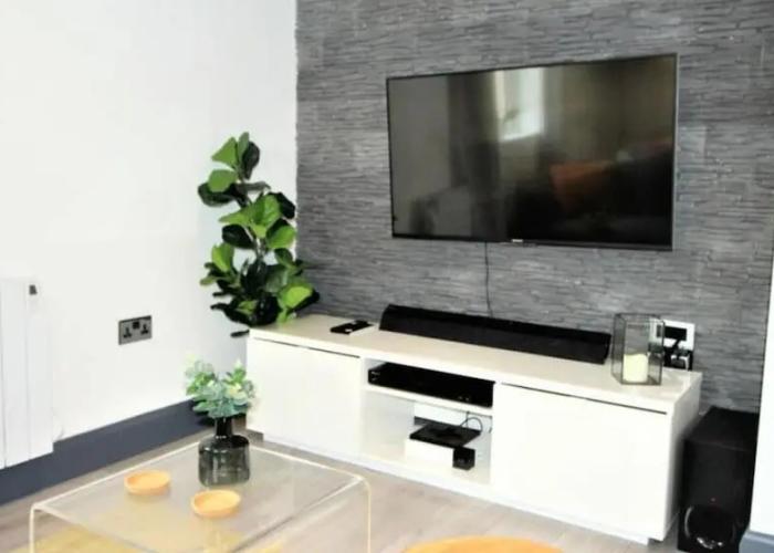 Rugby - Apartment - Sleeps 4 - Parking