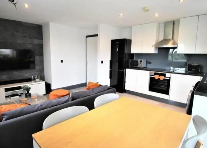 Rugby - Apartment - Sleeps 4 - Parking