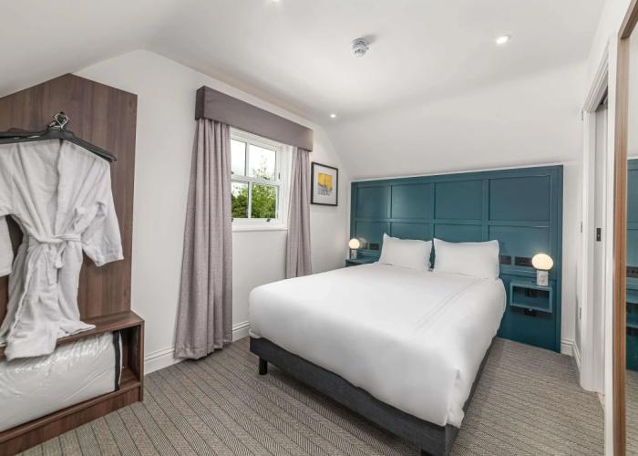 Mercure White Hart Hotel Salisbury and Apartments