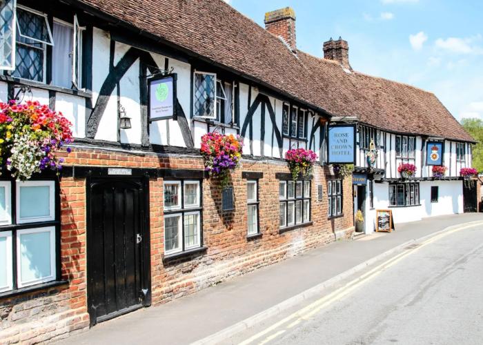 Legacy Rose and Crown Hotel