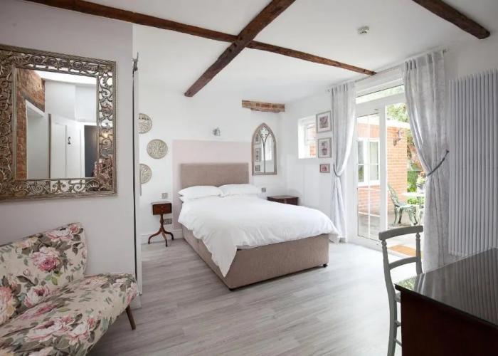 The Old House Guesthouse