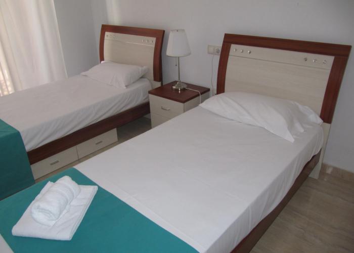Life Apartments Alameda Colon