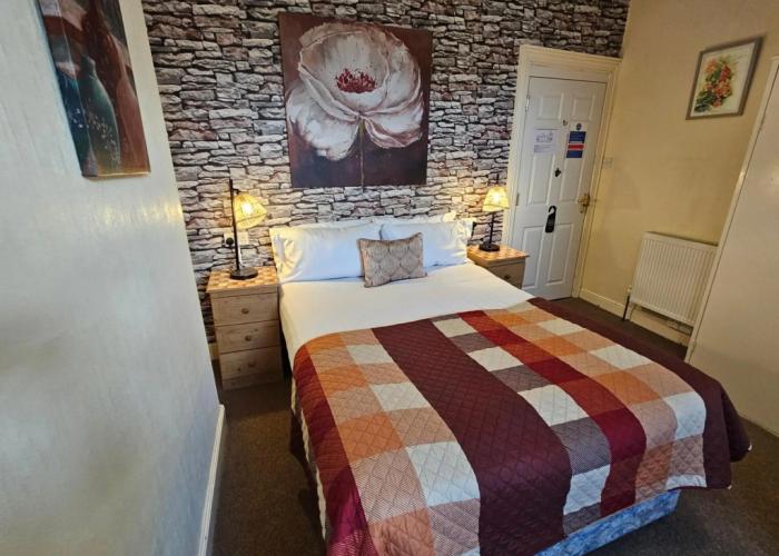 Rivelyn Hotel Bar & Restaurant