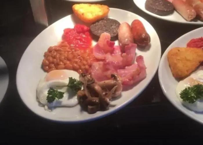 Rivelyn Hotel Bar & Restaurant