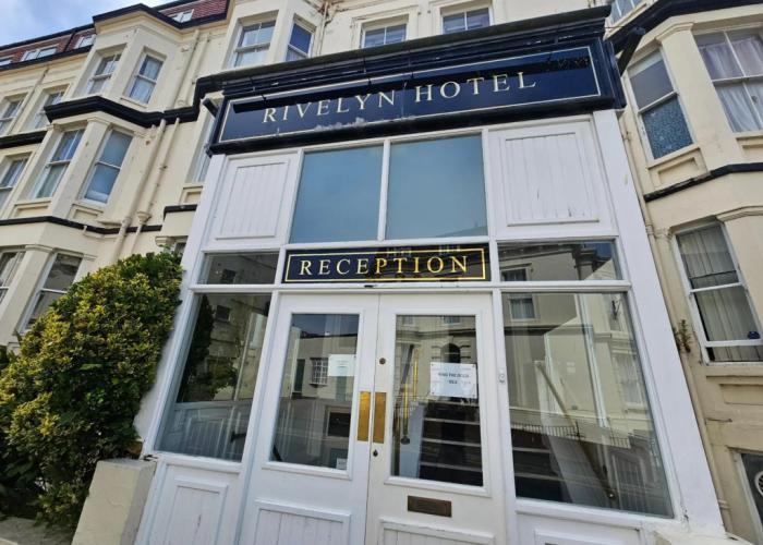 Rivelyn Hotel Bar & Restaurant