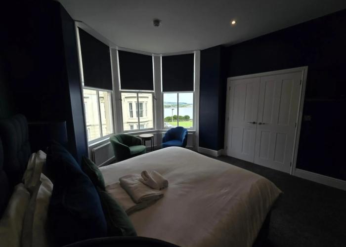 Delmont Hotel