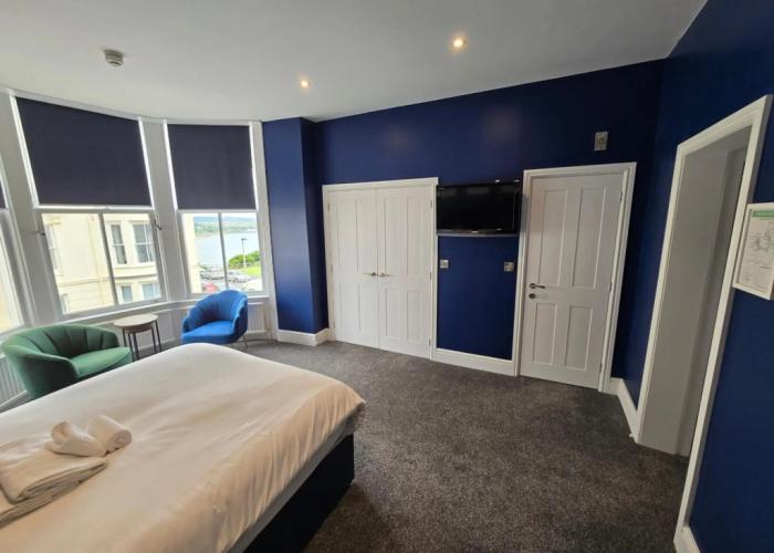 Delmont Hotel