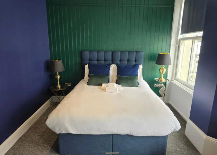 Delmont Hotel