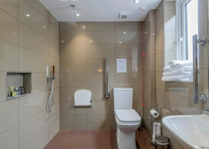 Donnington Manor Hotel