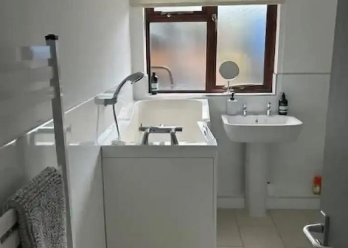 Cottage Retreat- Sleeps 4, Garden, Bbq & Pets