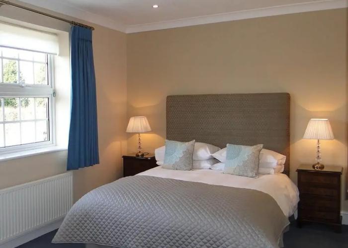 Pinfield Hotel Slough