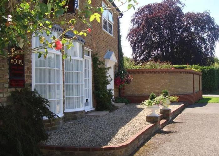 Pinfield Hotel Slough