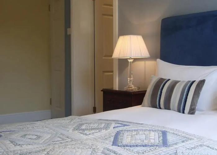 Pinfield Hotel Slough